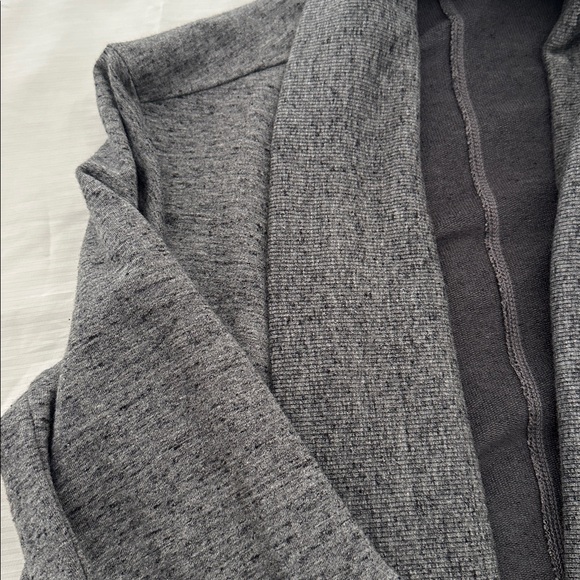 Athleta Cozy Soft Pranayama Wrap Light Gray Heather Womens Size Medium‎ - Picture 6 of 11